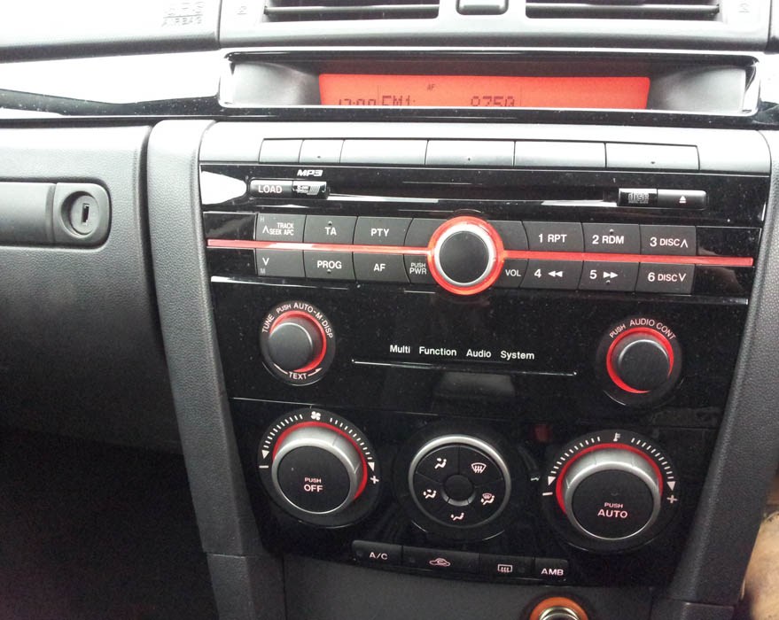 Mazda 3 Takara cd-changer